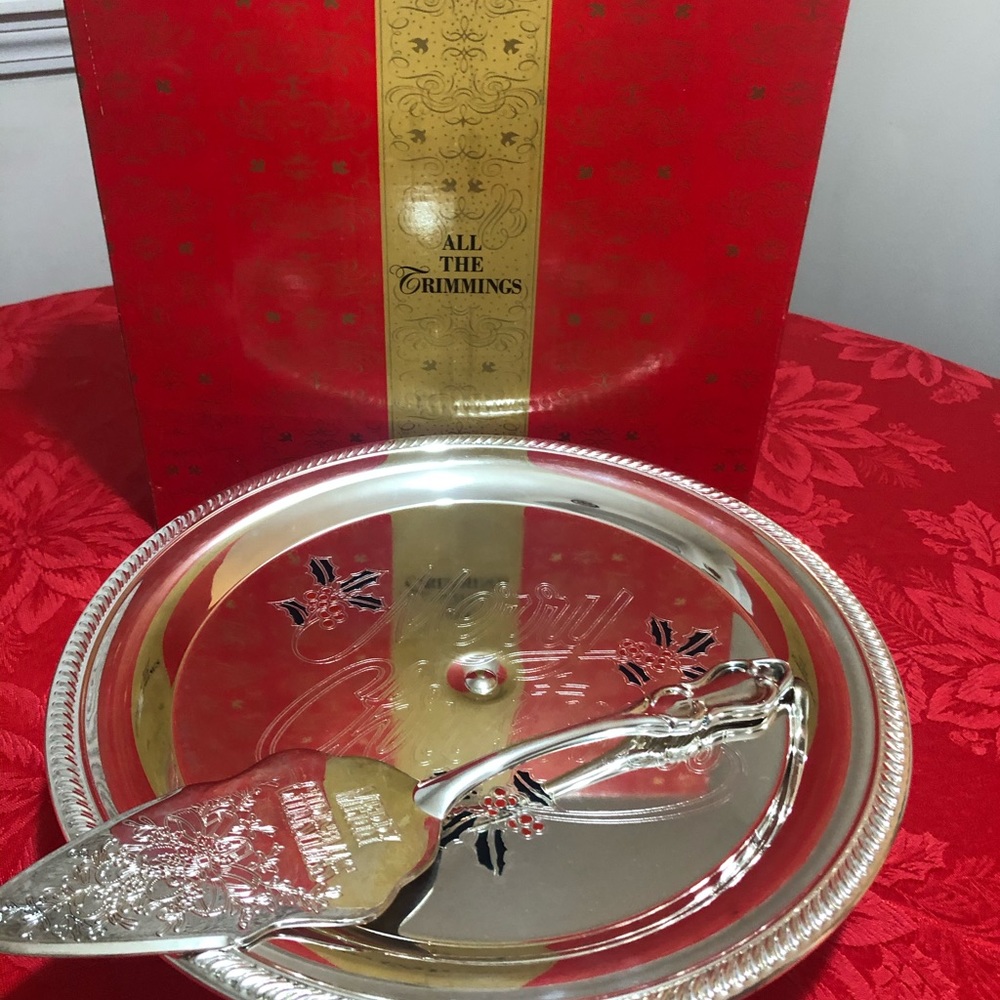 Silver Plated Christmas Cake Stand with Trowel